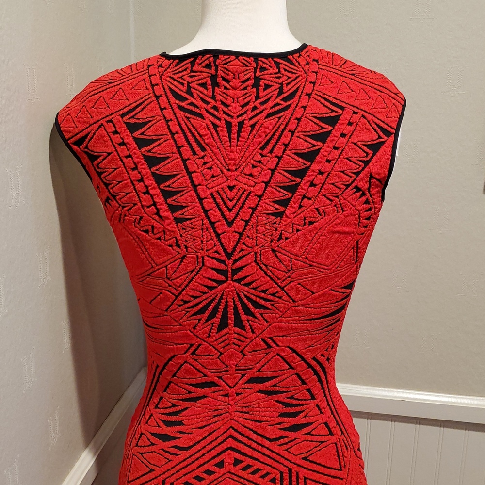 Like New RVN Stretch Knit Body Con Dress - Picture 6 of 12